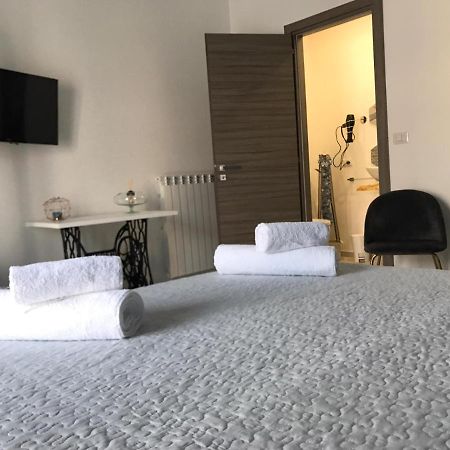 B&B Le Stanze Al Centro อากริเจนโต ภายนอก รูปภาพ